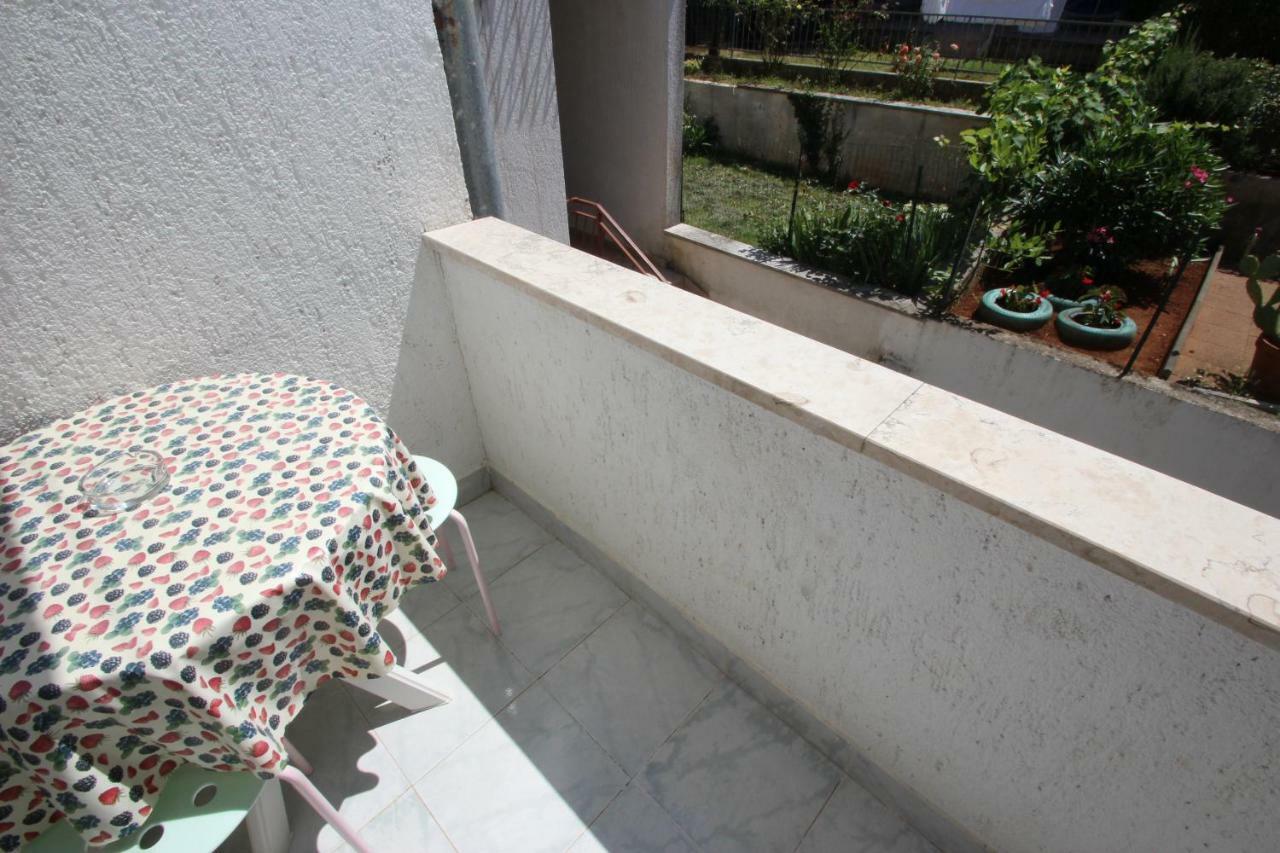 Apartment Sandi Vrsar Εξωτερικό φωτογραφία